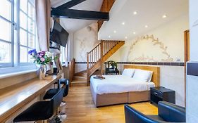 Savoy Apartments